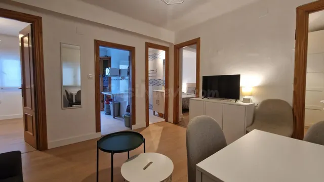 Vivienda de 3 Dormitorios en alquiler en régimen de VIVIENDA HABITUAL en Carlos Haya — 2