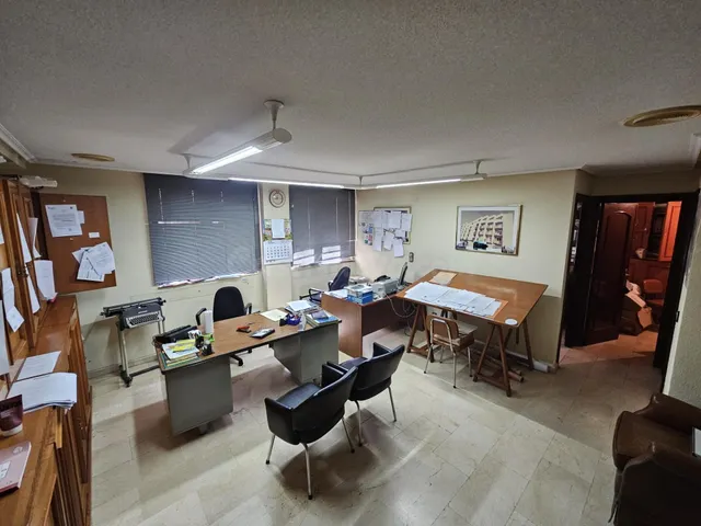 OFICINA EN VENTA EN EL CENTRO DE LA CIUDAD EXTERIOR, CON 4 V - foto 4