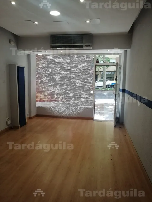 LOCAL EN LA AVENIDA PORTUGAL JUNTO AL PASEO DE LA estación — 2