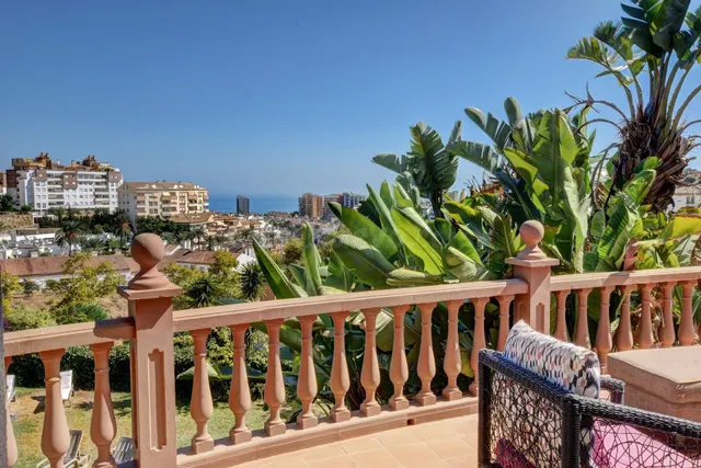 UBICACIÓN CENTRAL A TODO! Descubra la Villa de sus Sueños en - foto 5