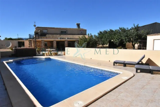 PRECIOSA CASA DE CAMPO EN VENTA EN VALLADOLISES