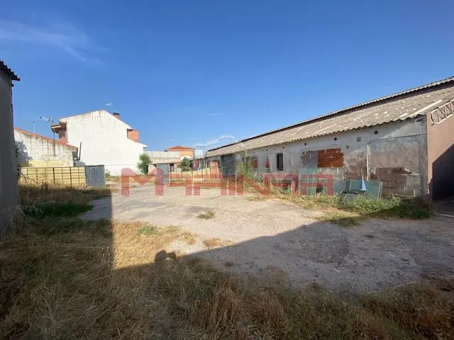 Naves + Vivienda en Esquivias - foto 2