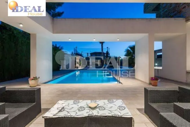 Ref.: A8488G7. Increible chalet de lujo y diseño, parcela 1500 m2,  piscina propia, pista de padel. — 4
