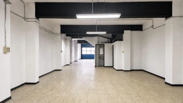 Local comercial diáfano en zona urbana — 6