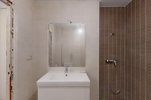 Piso exterior de 111 m2 con 4 dormitorios, garaje y trastero en Av Juan Antonio Perea — 30