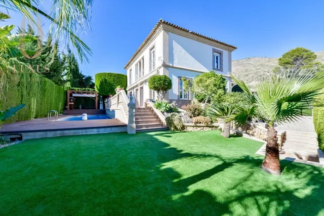✨ ¡ESPECTACULAR VILLA MEDITERRÁNEA DE ESQUINA CON VISTAS AL  - foto 4