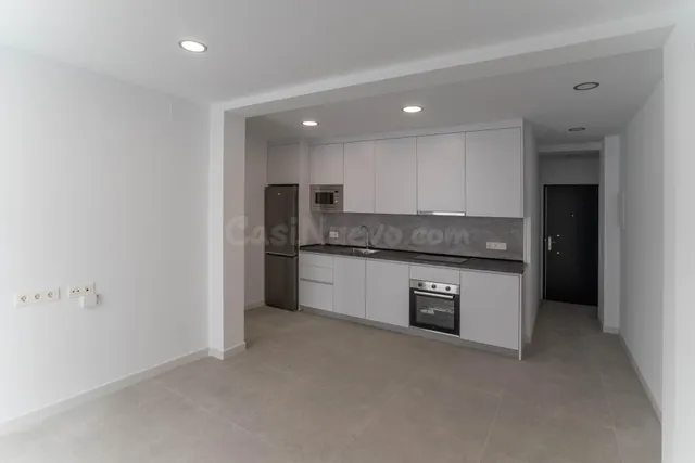 Apartamento en zona céntrica con plaza de parking y amplia t - foto 2