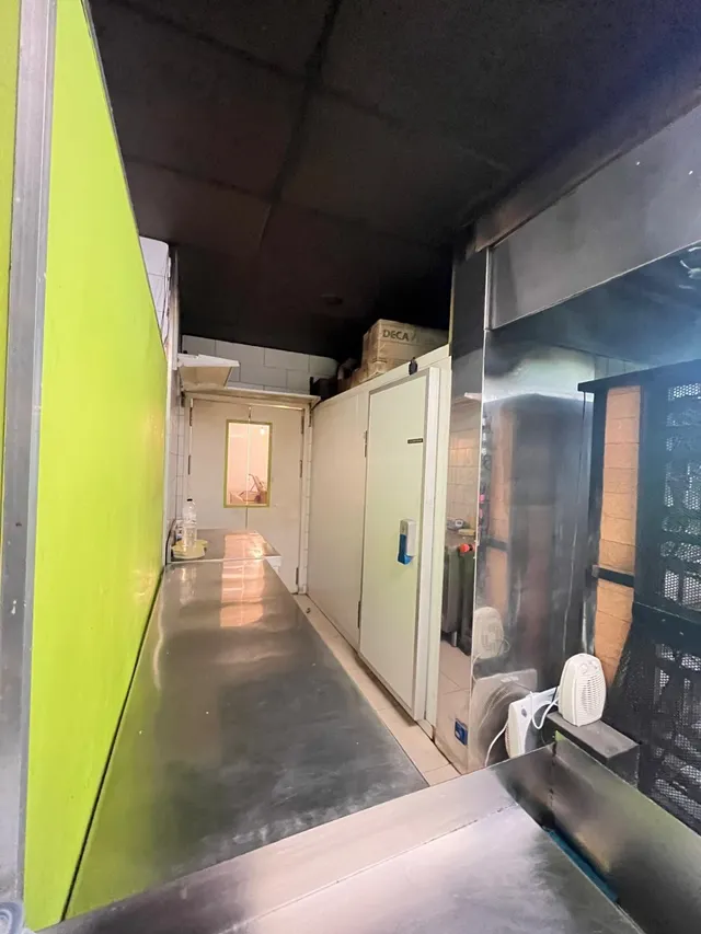 Traspaso de local Restaurante en calle Peatonal — 40