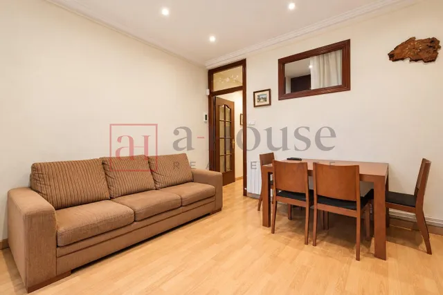 Piso listo para entrar a vivir con balcón y doble orientación en el poblenou — 5