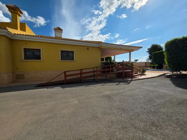 Chalet con piscina, casa de invitados y nave de 300 m2 a 1 km de Elche — 15