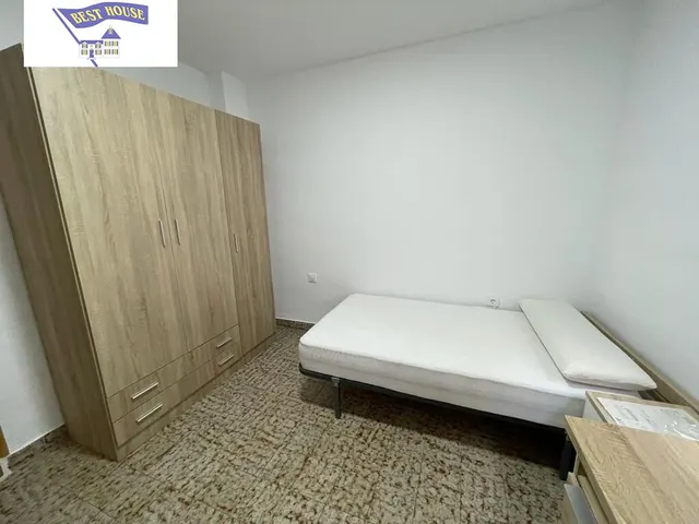habitaciones EN PISO PARA ESTUDIANTES ZONA HOSPITAL — 17