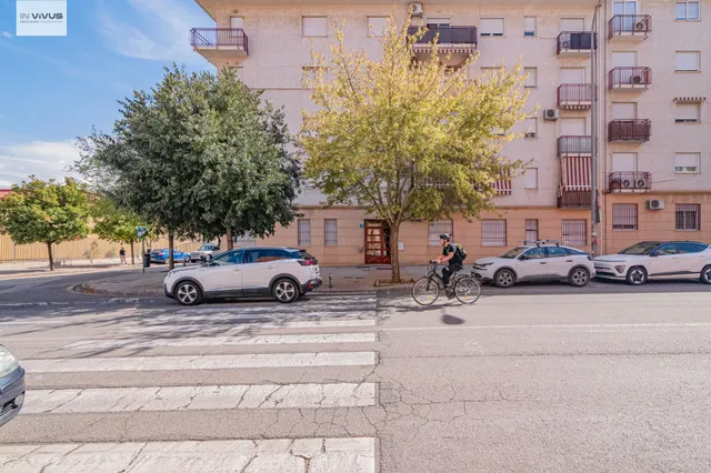 ALQUILER DE PISO DE 4 DORMITORIOS EN EL BARRIO DE ALBAYDA TOTALMENTE AMUEBLADO Y EQUIPADO Y CON PLAZA DE  GARAGE INCLUIDA — 39