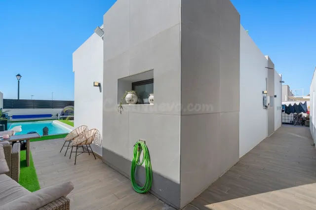 VILLA DE 4 DORMITORIOS Y 2 BAÑOS EN FORTUNA (MURCIA) — 10