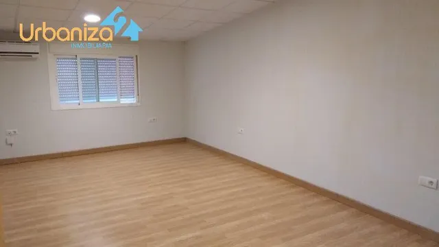 Oficina en alquiler Badajoz — 4