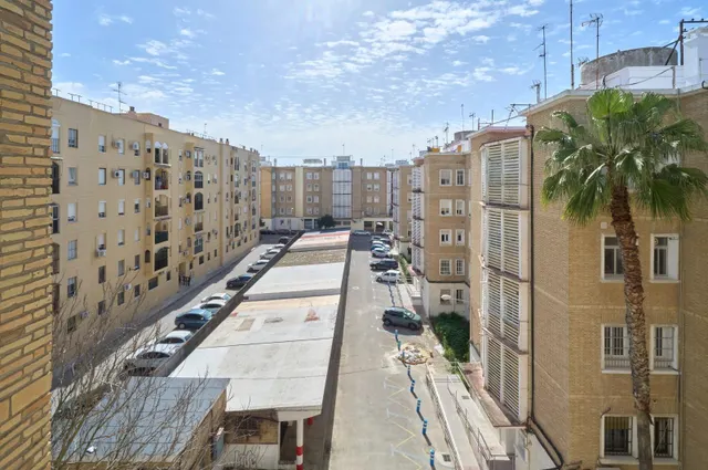 AMPLIO PISO DE 4 DORMITORIOS EN ZONA PIO XII — 18