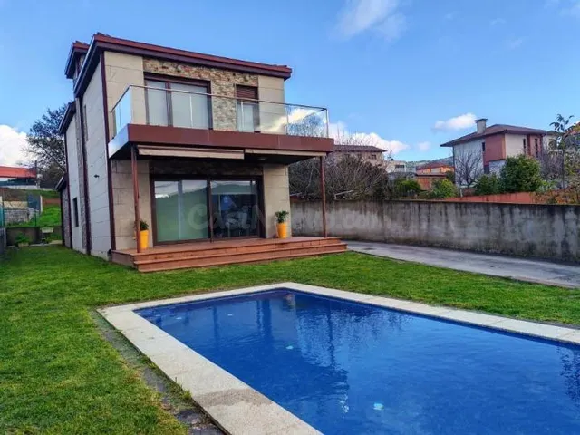 Casa independiente con piscina en Beade - foto 2