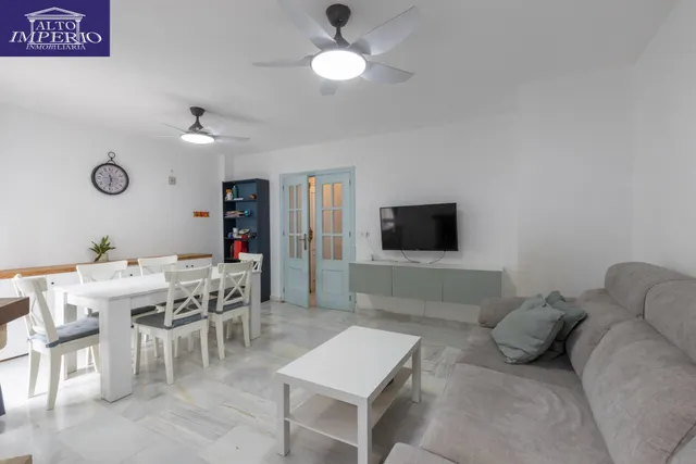 Casa independiente con piscina en La Zubia. — 7