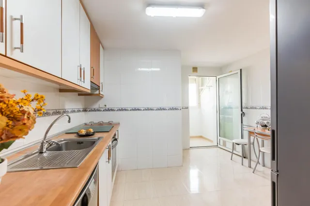 PISO EN ALCANTARILLA — 13