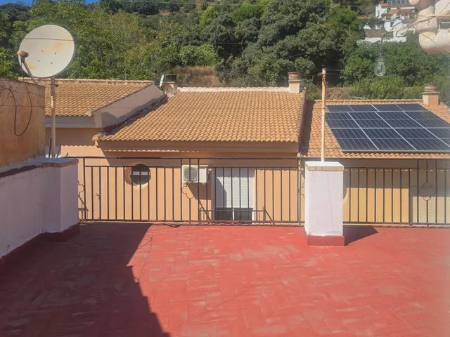 CASA CON GARAJE EN EL CENTRO DE LANJARÓN — 22