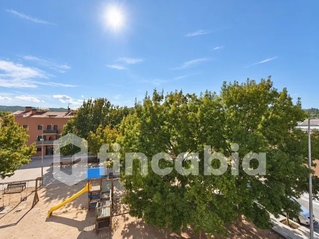 Dúplex con dos terrazas y aparcamiento en el centro de Santa Coloma de Farners — 20