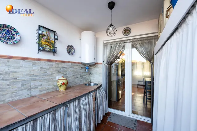 MARAVILLOSA CASA  A POCOS MINUTOS DEL CENTRO DE LA ZUBIA — 13