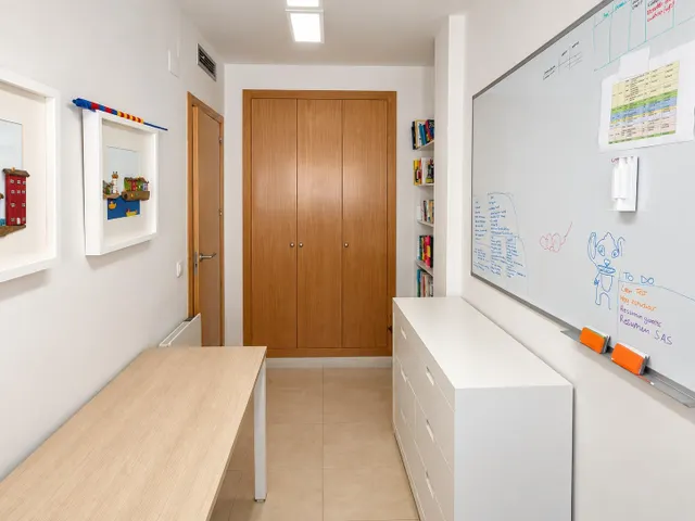 Ref- 08700 Salico presenta Adosado de 4 dormitorios con 80 m2 de terrazas y garaje en  Almazora centro — 39