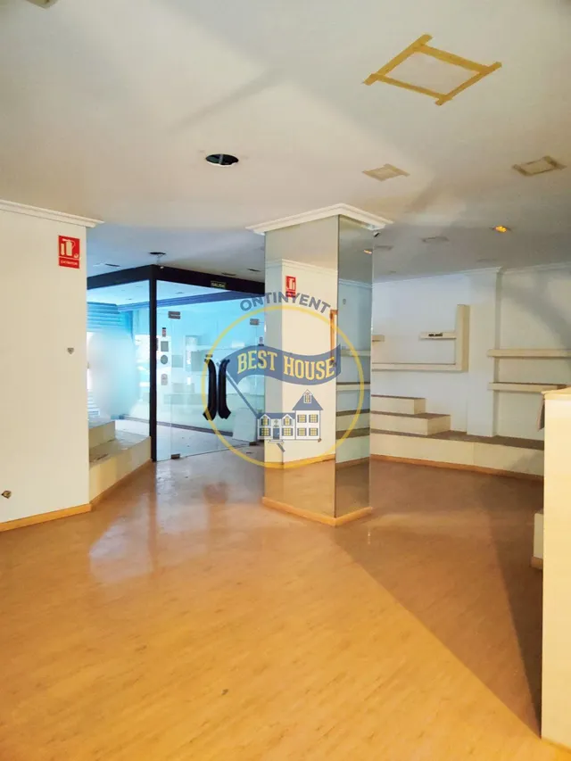 AMPLIO LOCAL COMERCIAL CON EXCELENTE UBICACIÓN EN ONTINYENT — 12