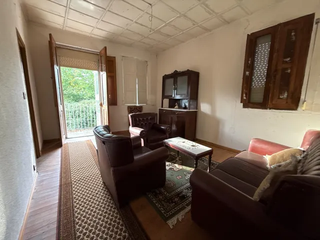 SE VENDE CASA CON PARCELA EN SANDIAS. — 22