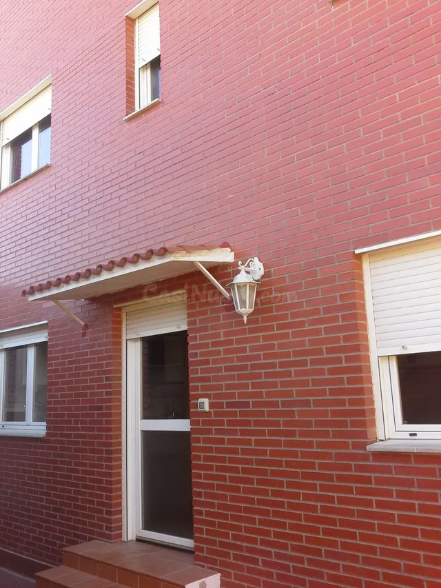 NAVE CON VIVIENDA UNIFAMILIAR EN CALLE ALFREDO LOPEZ, DEL BA - foto 2
