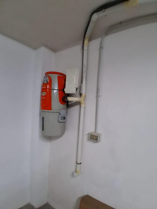 ADOSADO EN MUY BUEN ESTADO EN LA GINETA — 15