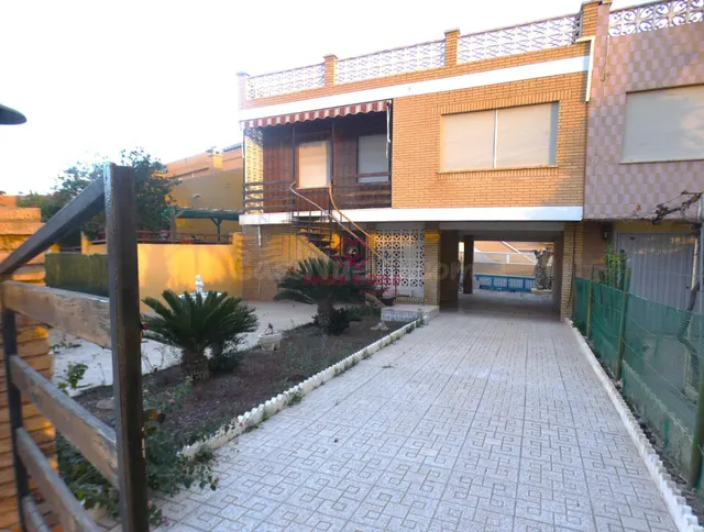 Se vende casa tipo dúplex en Isla Plana