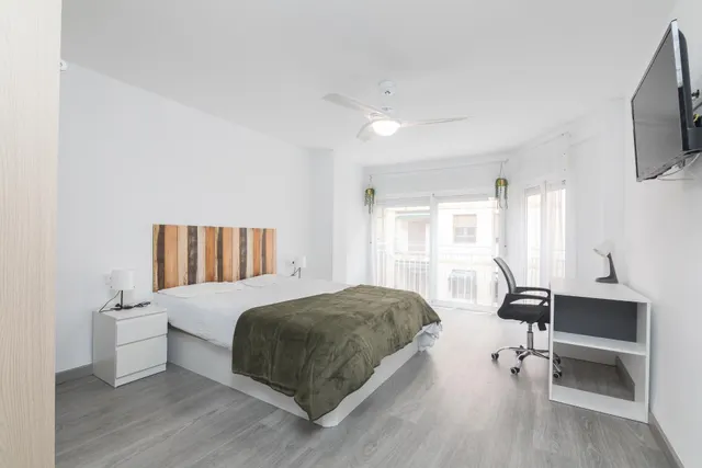 Se vende este gran piso junto Corazón de Jesús con 5 habitaciones y 5 baños ideal como inversión para rentabilizarlo!!! — 22