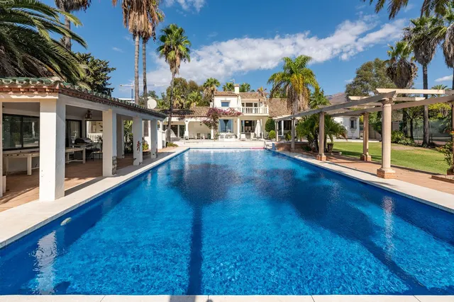 Chalet 4 habitaciones 842m² en venta - Costa Del Sol - foto 2