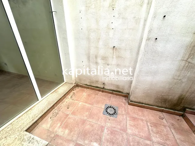Amplia oficina en alquiler y venta en Ontinyent (Valencia) — 7