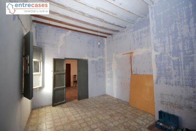 CASA DE PUEBLO EN FAURA ESPACIOSA MUCHAS POSIBILIDADES PRECIO REBAJADO — 15
