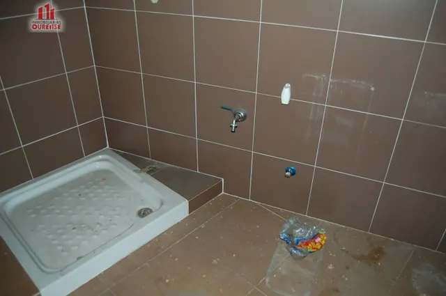 LOCAL COMERCIAL CON GARAJES EN LA ZONA DEL COUTO — 9