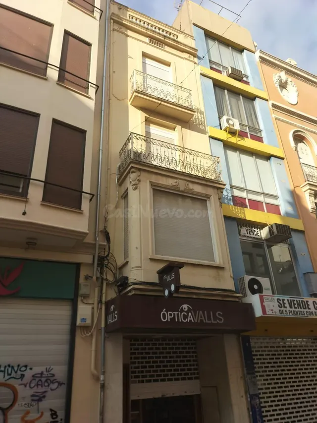 Edificio en Calle Colón - EN VENTA y en alquiler sólo el Loc