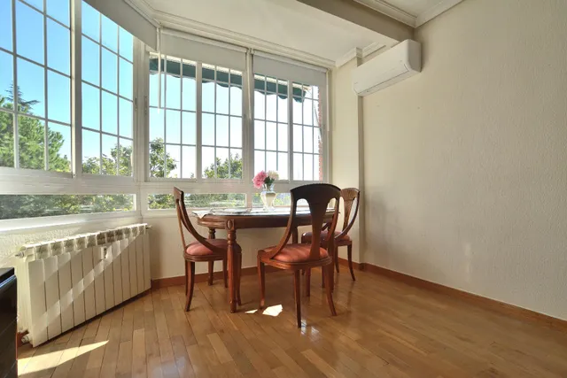 Luminosidad, tranquilidad y vistas despejadas en el barrio de Salamanca — 9