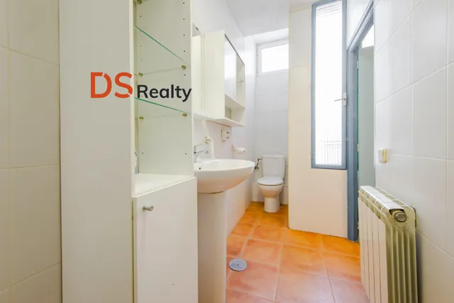 Ds realty presenta | piso 3+1 con dos balcones en malasaña. — 35