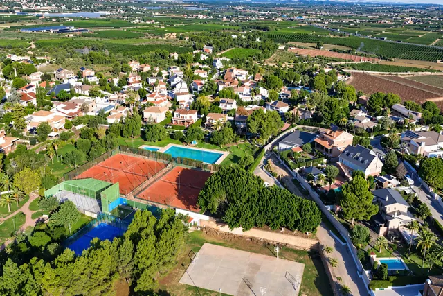 Tu casa, tu jardín, tu familia y tu proyecto de vida en Urbanización MONTERREAL (Torrent) — 5