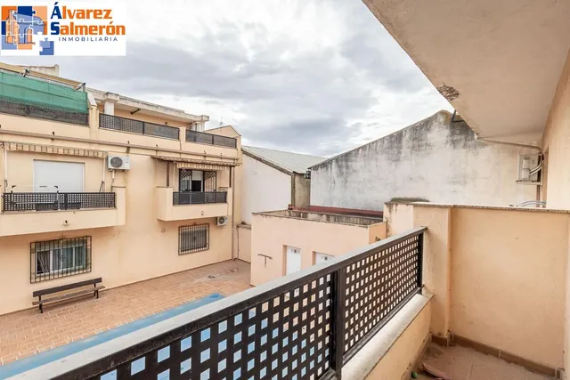Piso en urbanización con piscina en Las Gabias — 20
