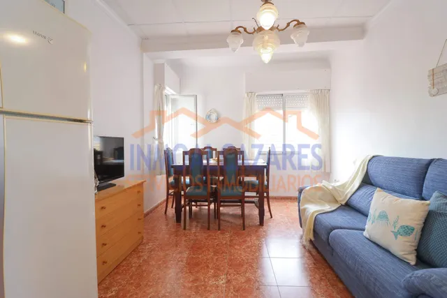 ¡A SOLO 1 MINUTO DE LA PLAYA! CÉNTRICO APARTAMENTO EN PRIMERA PLANTA DE 3 DORMITORIOS Y TERRAZA CON VISTAS AL MAR, EN LOS ALCÁZARES, MURCIA. — 5