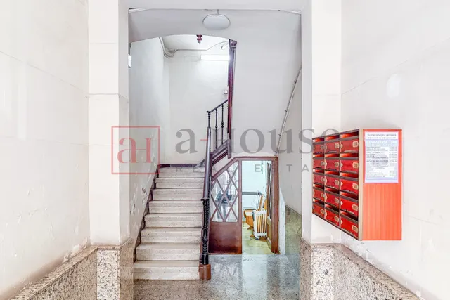 Piso a reformar doble orientacion con balcón en l'antiga esquerra de l'eixample — 33