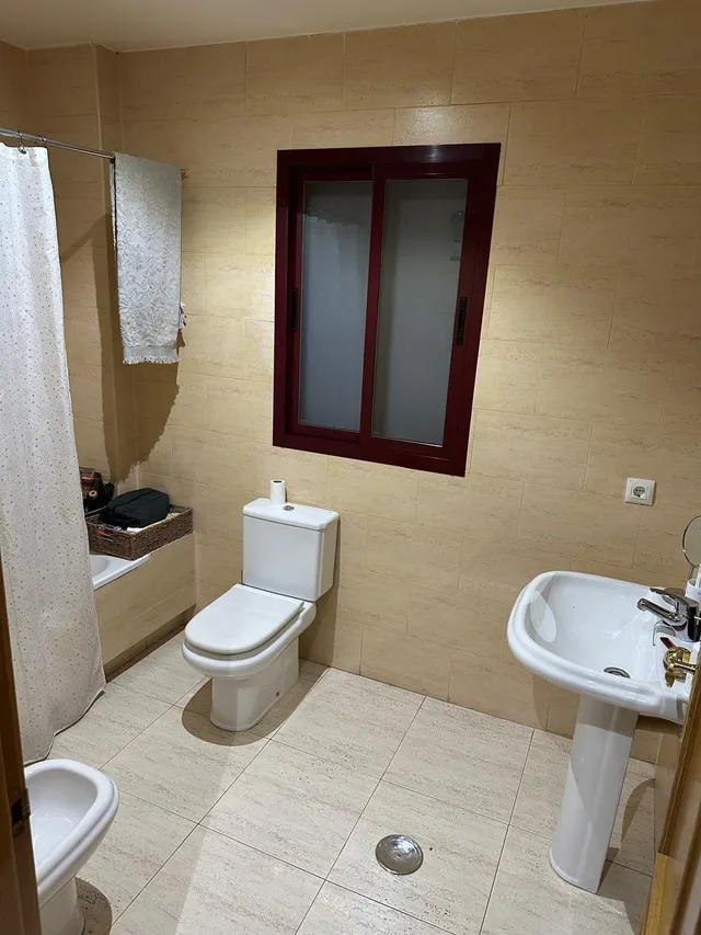 Piso en San Fernando de tres dormitorios, dos cuartos de baño y patio para entrar a vivir — 8