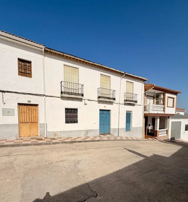 UNA CASA CON HISTORIA. 535 M2 PARA CREAR ALGO ÚNICO EN TORRE - foto 2