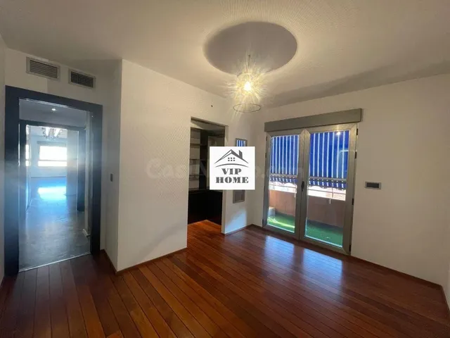 VENDE INCREÍBLE PISO CON GRANDES CALIDADES Y LUMINOSO EN LA  - foto 5