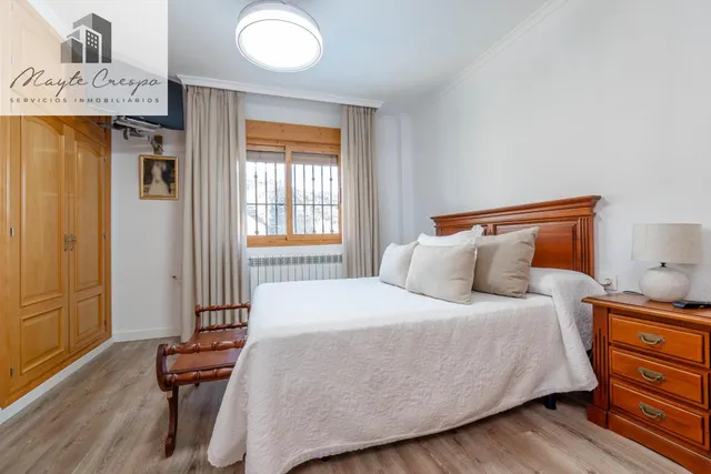 CHALET CON PISCINA Y JARDÍN A SOLO 10 MINUTOS DE GRANADA — 44