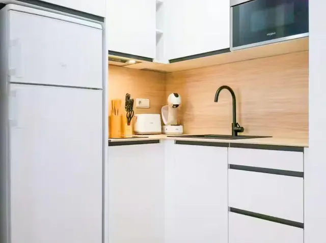 Apartamento con balcón, Alicante, Torrevieja. 2 habitaciones, 51 m2, 700 metros del mar — 15