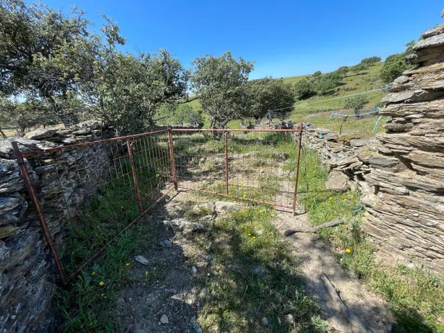 Terreno rural en venta - Extremadura — 8