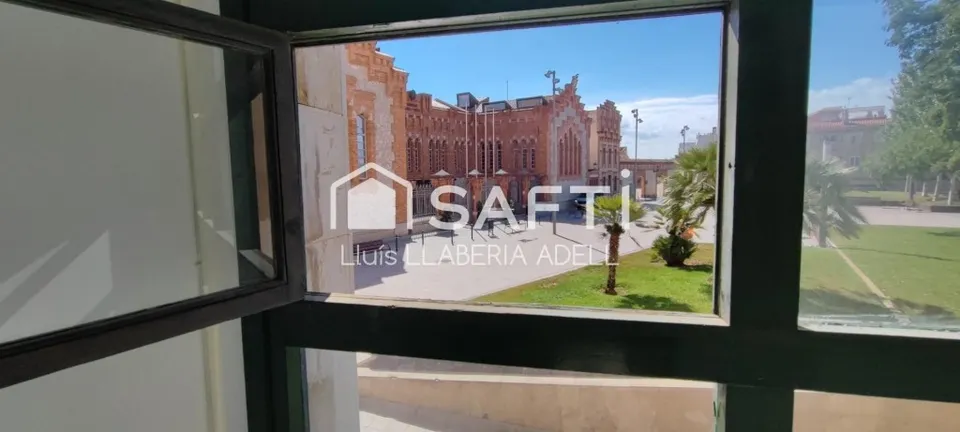 Vivienda / para LOFT / LOCAL DE 2 PLANTAS, en casco antiguo de Tarragona, cerca de plaza con zona comercial, restauración - zona fiestas.